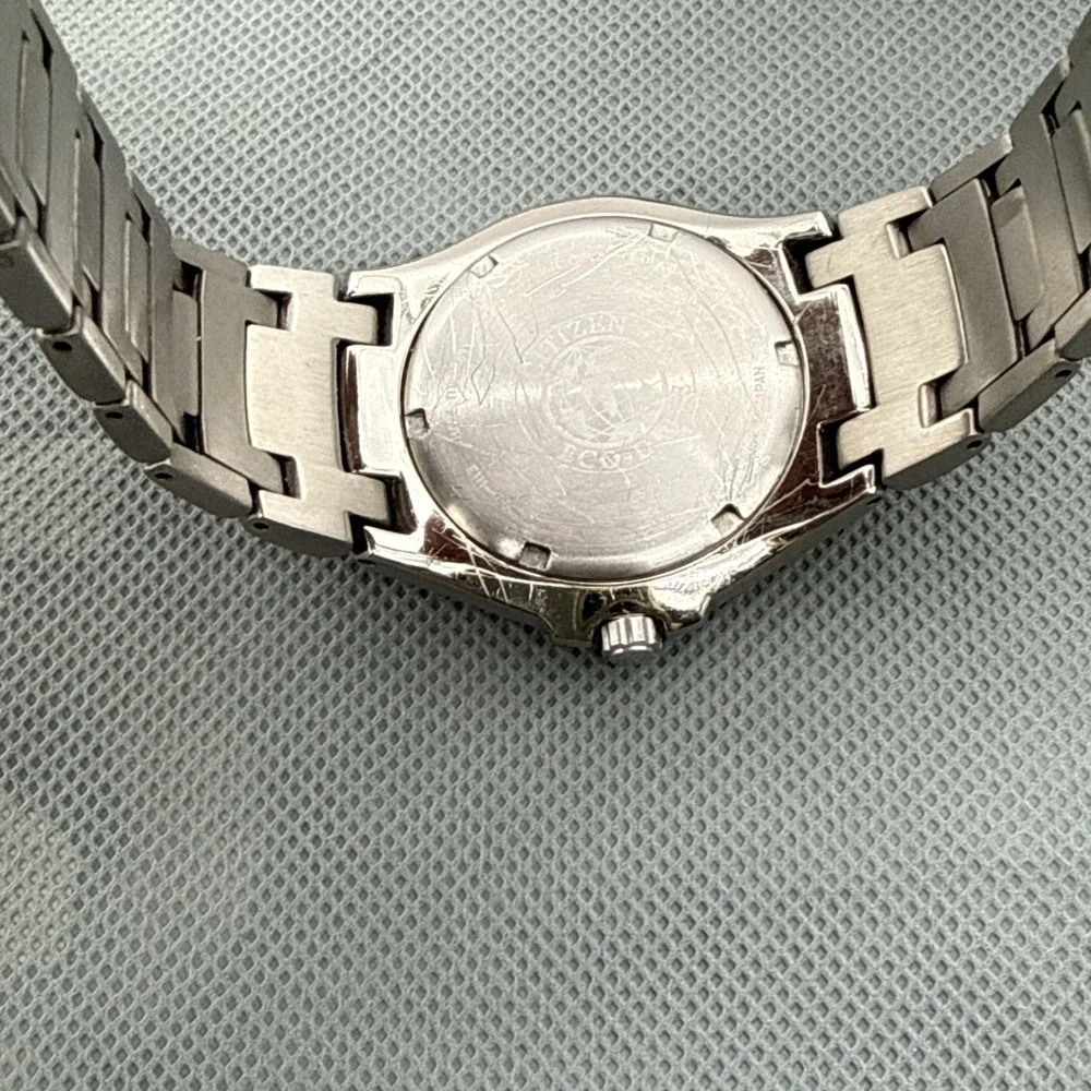 Citizen Eco-Drive Titanium E111 Solar Men's Japan Watch New Orig Battery Cell